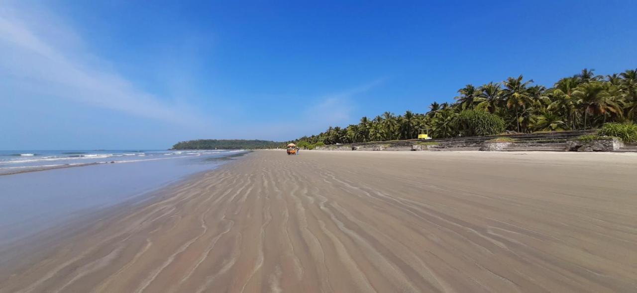 Corniche Beach Resort Mulappilangād Extérieur photo