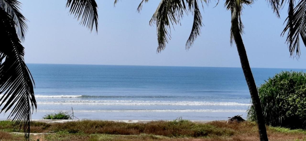 Corniche Beach Resort Mulappilangād Extérieur photo