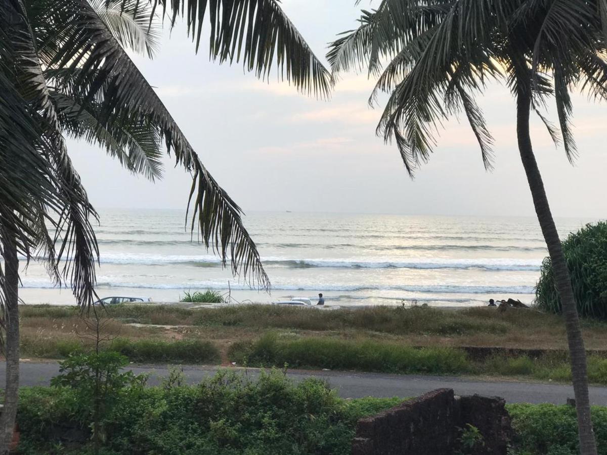 Corniche Beach Resort Mulappilangād Extérieur photo