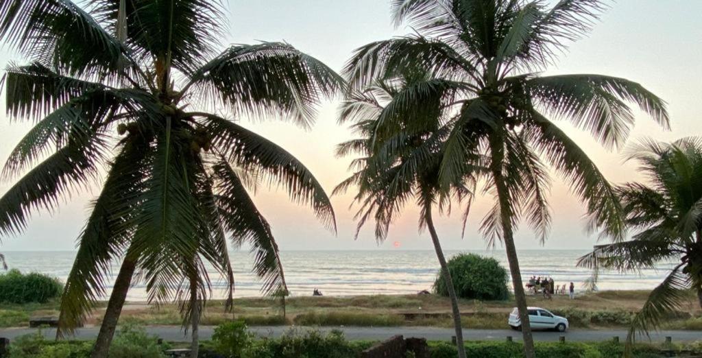 Corniche Beach Resort Mulappilangād Extérieur photo